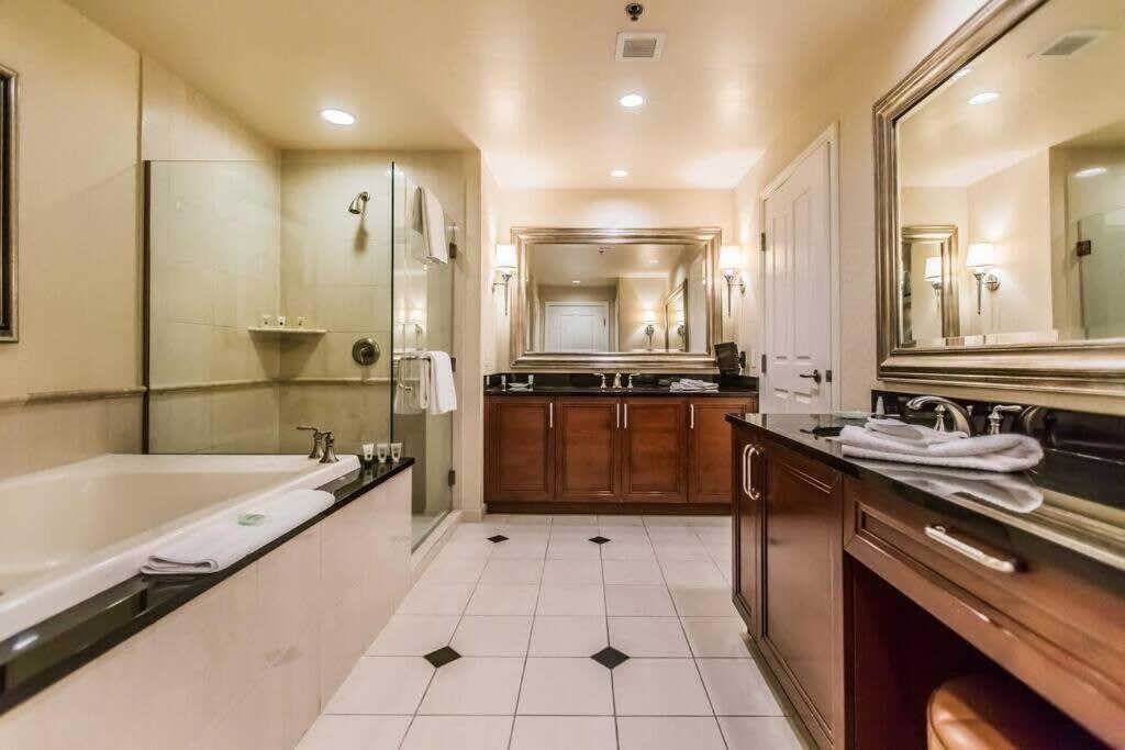 Apartment Mgm 1br Mountain View Balcony 28802 *