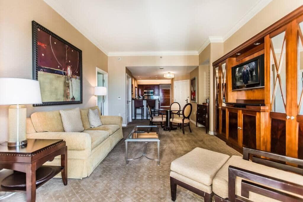 Mgm 1br Mountain View Balcony 28802 Las Vegas