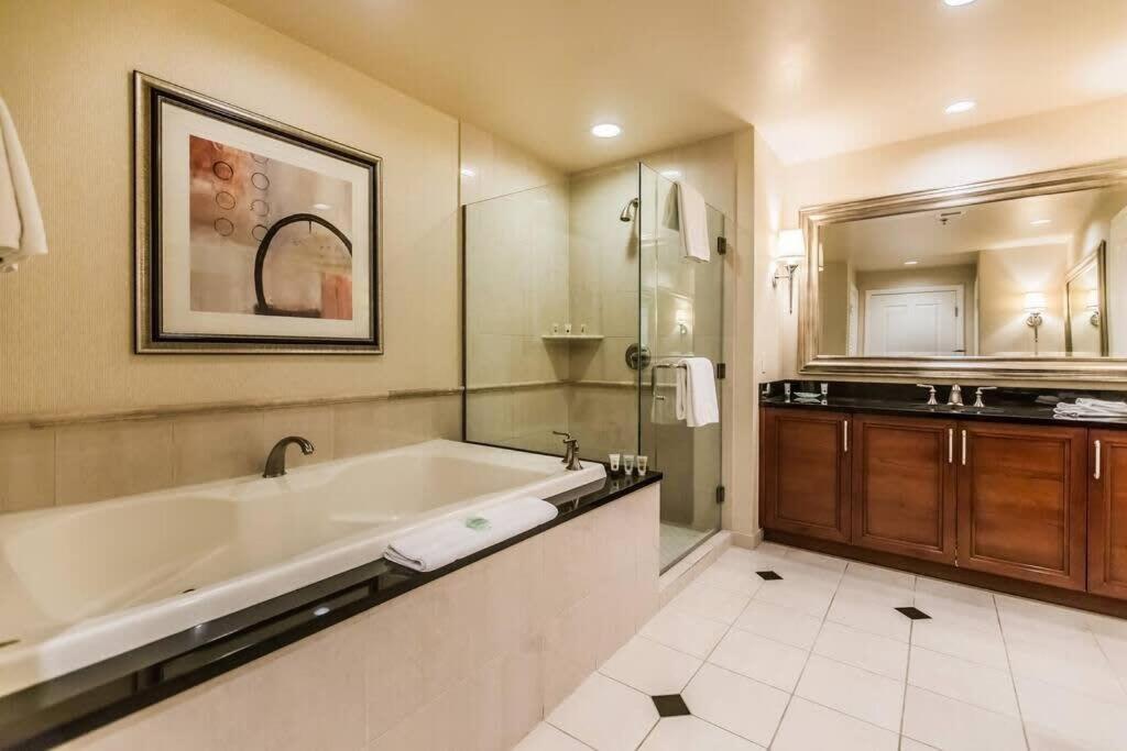Apartment Mgm 1br Mountain View Balcony 28802