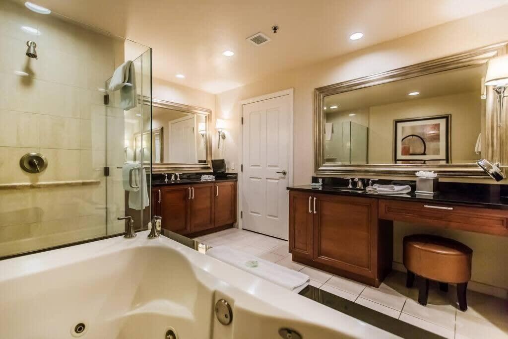 Apartment Mgm 1br Mountain View Balcony 28802
